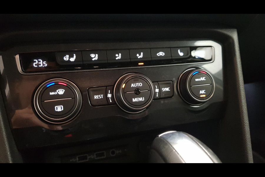 Volkswagen Tiguan Allspace 1.5 TSI DSG Comfortline 7p. | Climate Control | Camera | Parkeer sensoren | Trekhaak | Electrisch bedienbare achterklep | Stoelverwarming