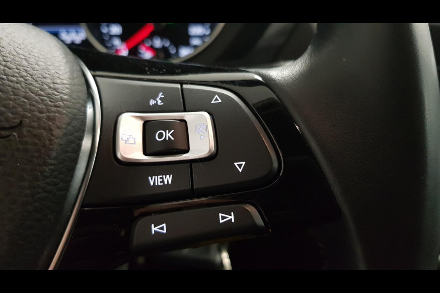 Volkswagen Tiguan Allspace 1.5 TSI DSG Comfortline 7p. | Climate Control | Camera | Parkeer sensoren | Trekhaak | Electrisch bedienbare achterklep | Stoelverwarming