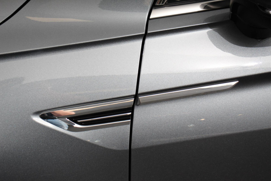 Volkswagen Tiguan Allspace 1.5 TSI DSG Comfortline 7p. | Climate Control | Camera | Parkeer sensoren | Trekhaak | Electrisch bedienbare achterklep | Stoelverwarming