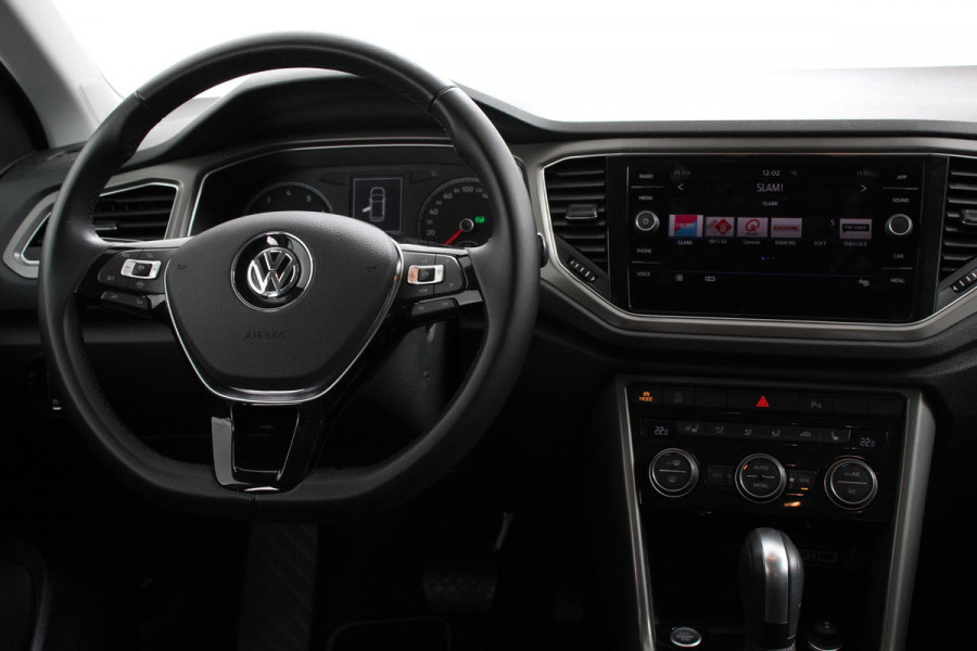 Volkswagen T-Roc 1.5 TSI DSG Style | Navigatie | Climate Control | Adatieve Cruise Control | Electrische achterklep | Stuurwielverwarming | Camera | Parkeer Sensoren