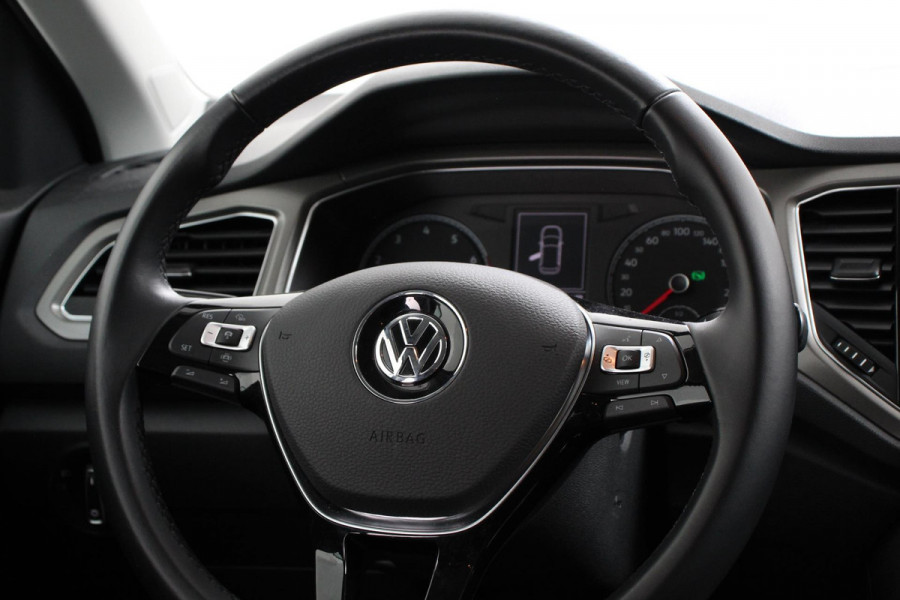 Volkswagen T-Roc 1.5 TSI DSG Style | Navigatie | Climate Control | Adatieve Cruise Control | Electrische achterklep | Stuurwielverwarming | Camera | Parkeer Sensoren