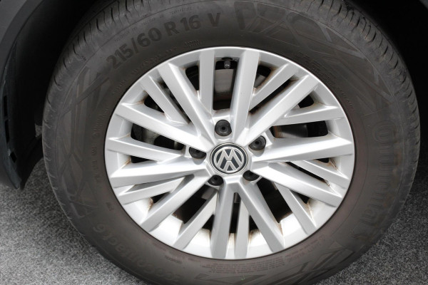 Volkswagen T-Roc 1.5 TSI DSG Style | Navigatie | Climate Control | Adatieve Cruise Control | Electrische achterklep | Stuurwielverwarming | Camera | Parkeer Sensoren