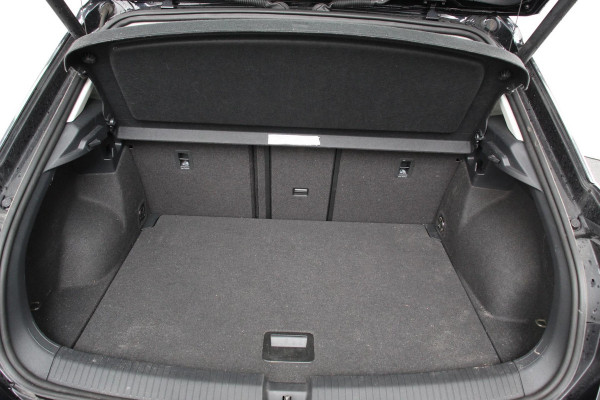 Volkswagen T-Roc 1.5 TSI DSG Style | Navigatie | Climate Control | Adatieve Cruise Control | Electrische achterklep | Stuurwielverwarming | Camera | Parkeer Sensoren