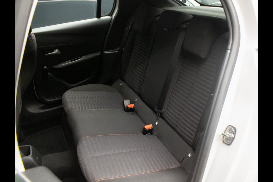 Peugeot 208 1.2 PureTech Allure Sport NL AUTO (APPLE CARPLAY,NAVI,CRUISE,PDC,CLIMATE,LED,WHITE EDITION,SPORTSTOELEN,NETTE STAAT)