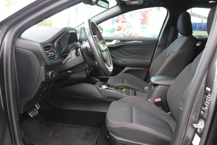 Ford Focus 1.5 EcoBoost ST Line Business 182pk Automaat | Winter Pack | Adaptive cruise control | Camera | Led koplampen | 18 inch