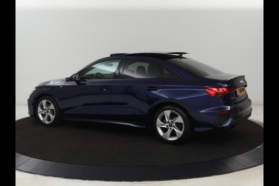 Audi A3 35 TFSI S edition | Panoramadak | Virtual Cockpit | Full LED | Carplay | Sportstoelen | Half leder | Navigatie | Climate control | Parkeerhulp | Bluetooth