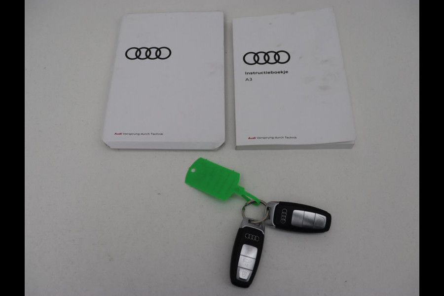 Audi A3 35 TFSI S edition | Panoramadak | Virtual Cockpit | Full LED | Carplay | Sportstoelen | Half leder | Navigatie | Climate control | Parkeerhulp | Bluetooth