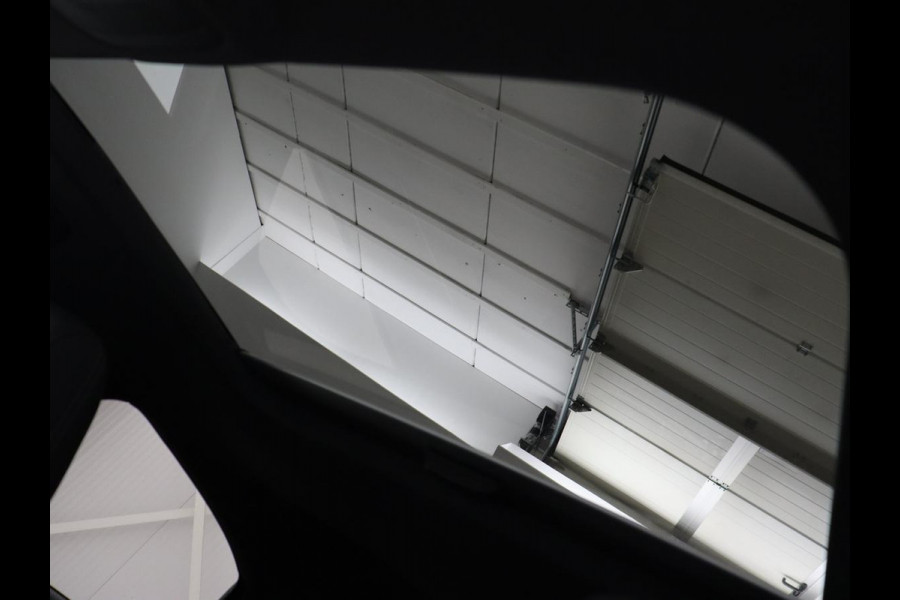 Audi A3 35 TFSI S edition | Panoramadak | Virtual Cockpit | Full LED | Carplay | Sportstoelen | Half leder | Navigatie | Climate control | Parkeerhulp | Bluetooth