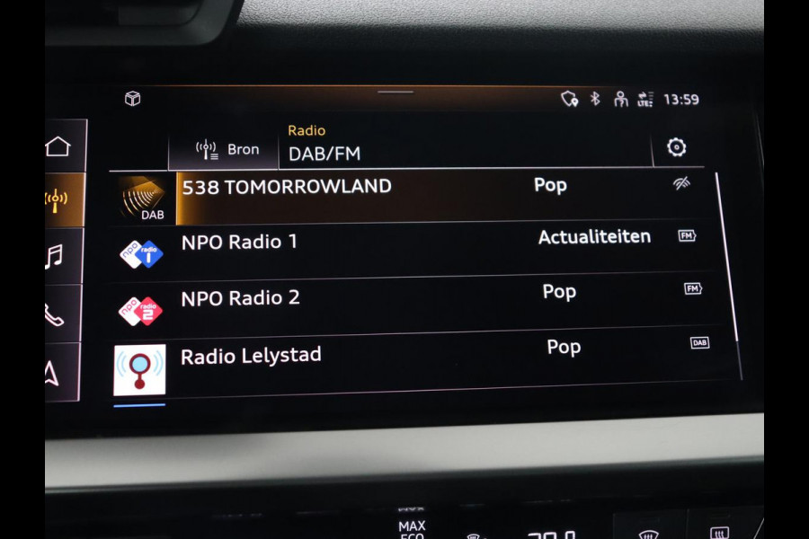 Audi A3 35 TFSI S edition | Panoramadak | Virtual Cockpit | Full LED | Carplay | Sportstoelen | Half leder | Navigatie | Climate control | Parkeerhulp | Bluetooth