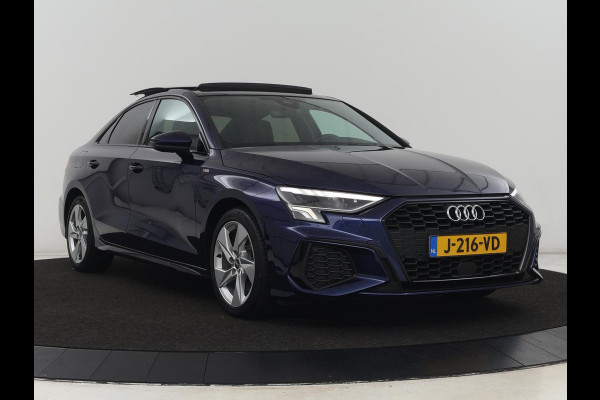 Audi A3 35 TFSI S edition | Panoramadak | Virtual Cockpit | Full LED | Carplay | Sportstoelen | Half leder | Navigatie | Climate control | Parkeerhulp | Bluetooth
