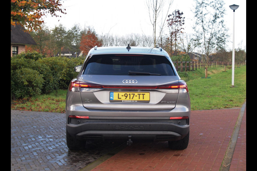 Audi Q4 e-tron 40 Launch edition 77 kWh | Camera | Waterpomp | | Trekhaak | Black Optic | NL-Auto |