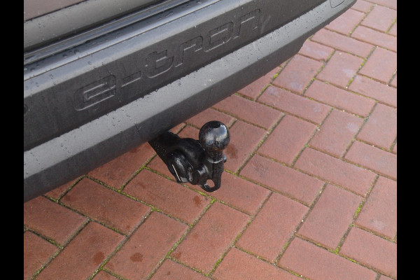 Audi Q4 e-tron 40 Launch edition 77 kWh | Camera | Waterpomp | | Trekhaak | Black Optic | NL-Auto |