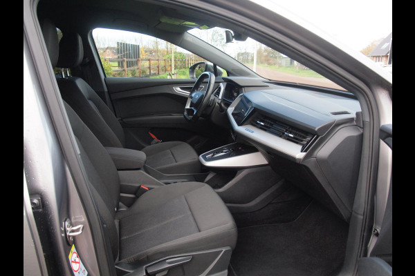 Audi Q4 e-tron 40 Launch edition 77 kWh | Camera | Waterpomp | | Trekhaak | Black Optic | NL-Auto |