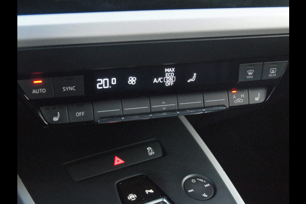 Audi Q4 e-tron 40 Launch edition 77 kWh | Camera | Waterpomp | | Trekhaak | Black Optic | NL-Auto |