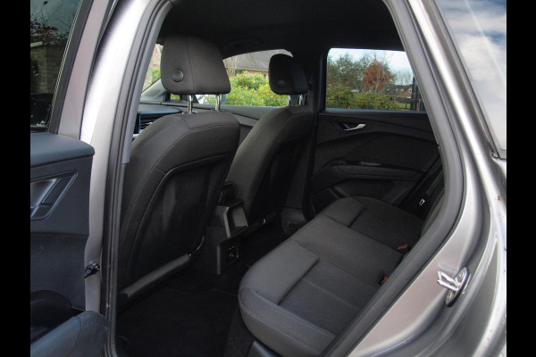 Audi Q4 e-tron 40 Launch edition 77 kWh | Camera | Waterpomp | | Trekhaak | Black Optic | NL-Auto |
