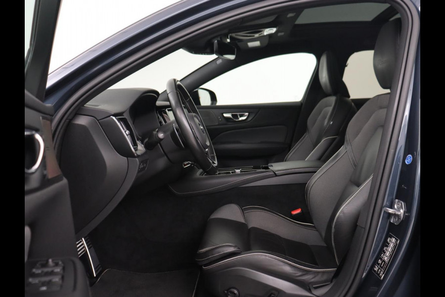 Volvo V60 2.0 T8 Recharge AWD R Design | Panoramadak | Trekhaak | Adaptive cruise | Stoelverwarming | Harman/Kardon | Camera | Carplay | Half leder | Navigatie | Full LED | PHEV | Plug In