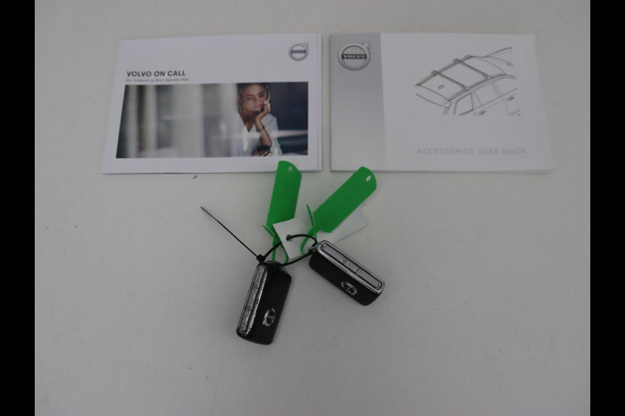 Volvo V60 2.0 T8 Recharge AWD R Design | Panoramadak | Trekhaak | Adaptive cruise | Stoelverwarming | Harman/Kardon | Camera | Carplay | Half leder | Navigatie | Full LED | PHEV | Plug In