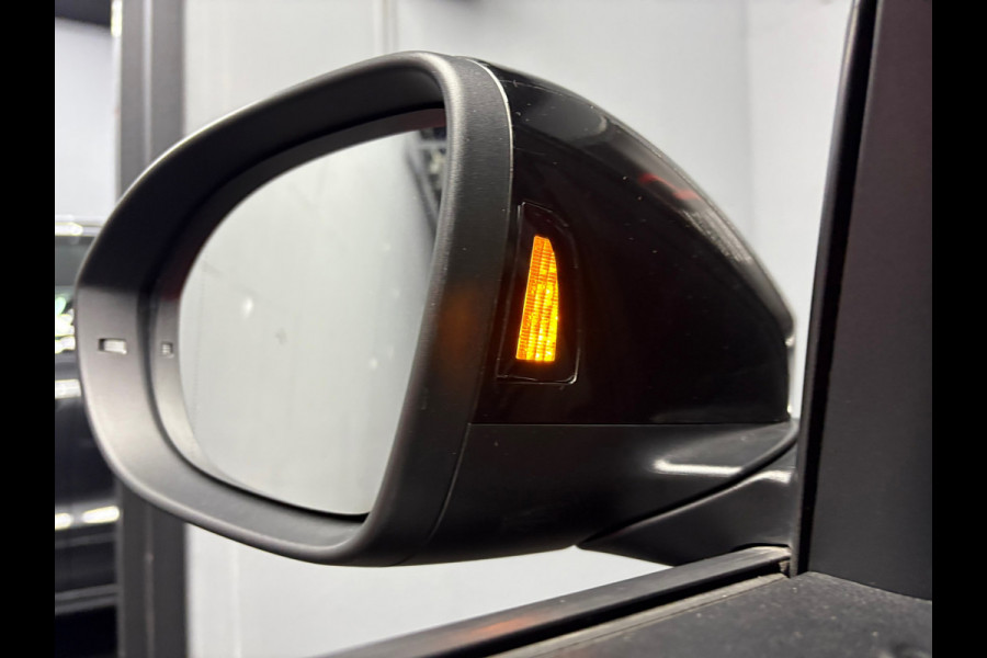 Volkswagen T-Roc R 2.0 TSI 4M Akra Leder Pano