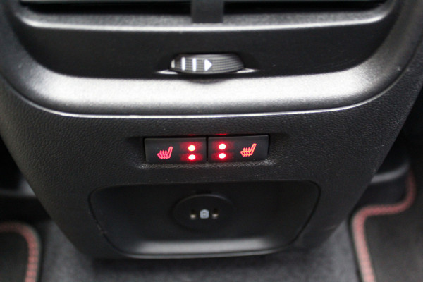 Ford Kuga 2.5-243pk PHEV ST-Line X. Nieuw Model ! Van €. 54.937,- voor €. 43.735,- ! Trekgewicht van 2.100kg ! Elektr. verstelb. AGR stoelen voor, Stoel-, stuur-, voorraam- en achterbank verwarming, Elektr. panorama/schuif-kanteldak , Trekhaak wegklapbaar,