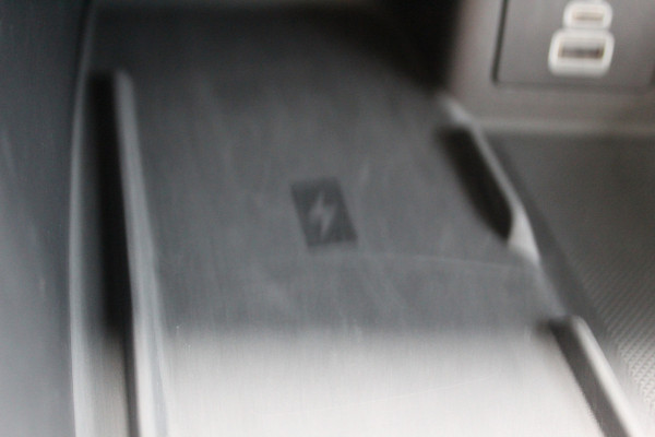 Ford Kuga 2.5-243pk PHEV ST-Line X. Nieuw Model ! Van €. 54.937,- voor €. 43.735,- ! Trekgewicht van 2.100kg ! Elektr. verstelb. AGR stoelen voor, Stoel-, stuur-, voorraam- en achterbank verwarming, Elektr. panorama/schuif-kanteldak , Trekhaak wegklapbaar,