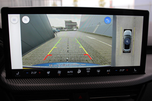 Ford Kuga 2.5-243pk PHEV ST-Line X. Nieuw Model ! Van €. 54.937,- voor €. 43.735,- ! Trekgewicht van 2.100kg ! Elektr. verstelb. AGR stoelen voor, Stoel-, stuur-, voorraam- en achterbank verwarming, Elektr. panorama/schuif-kanteldak , Trekhaak wegklapbaar,