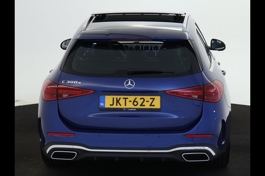 Mercedes-Benz C-Klasse Estate 300 e AMG Plug-In Hybride Edition AMG-Line | Panorama Schuif-Kanteldak | Alarm Klasse 3  |360° camera | Stuur en Stoelverwarming. Inclusief 24 maanden Mercedes-Benz Certified garantie voor Europa.