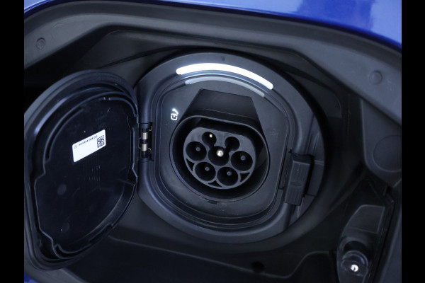 Mercedes-Benz C-Klasse Estate 300 e AMG Plug-In Hybride Edition AMG-Line | Panorama Schuif-Kanteldak | Alarm Klasse 3  |360° camera | Stuur en Stoelverwarming. Inclusief 24 maanden Mercedes-Benz Certified garantie voor Europa.