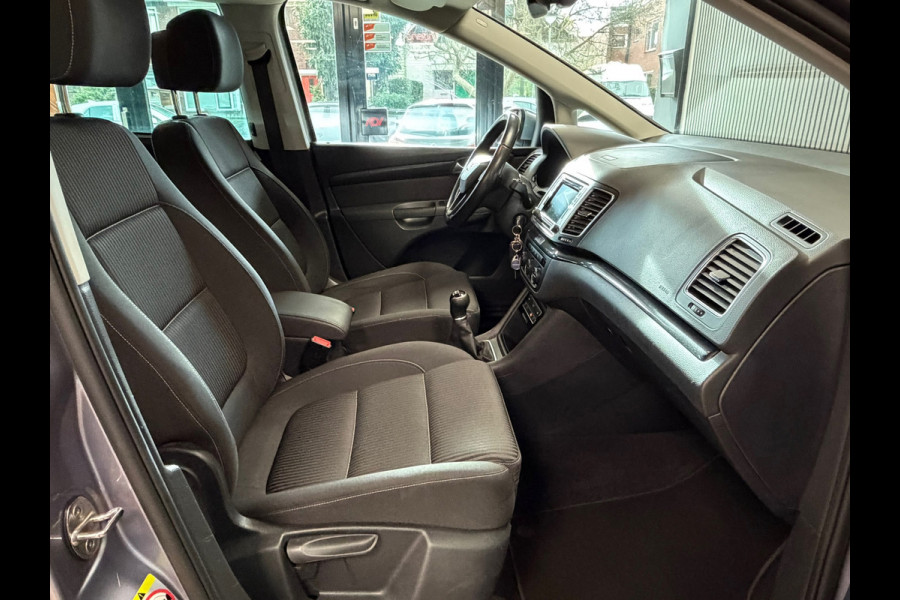 Seat Alhambra 1.4 TSI Style Business Intense 7P. CRUISE CONTROL CAMERA PARKEERSENSOREN VOOR EN ACHTER NAVI