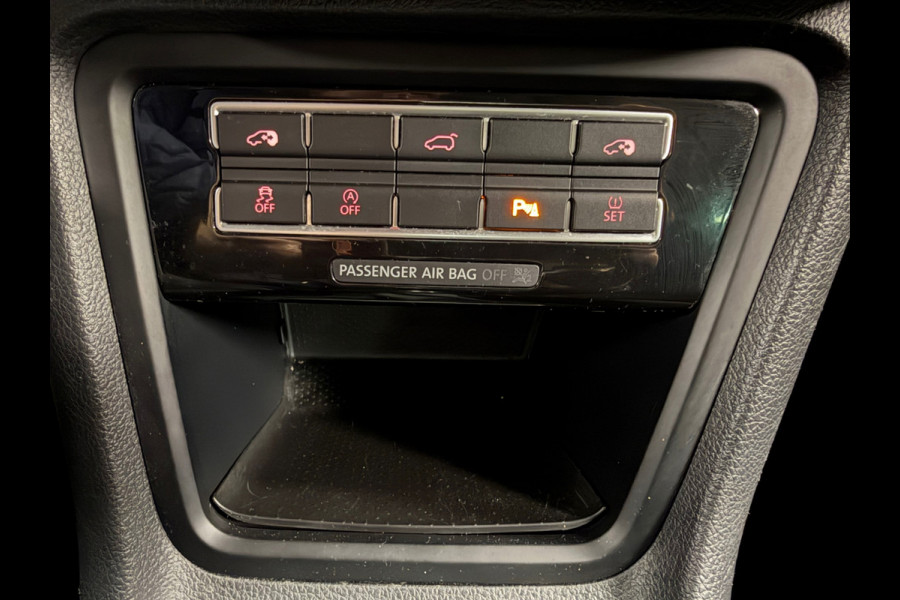 Seat Alhambra 1.4 TSI Style Business Intense 7P. CRUISE CONTROL CAMERA PARKEERSENSOREN VOOR EN ACHTER NAVI