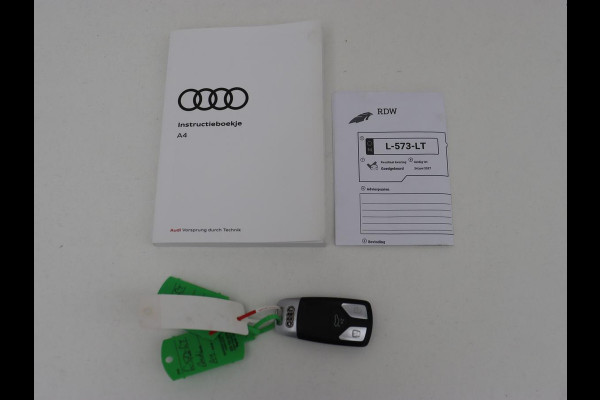 Audi A4 35 TFSI Business Edition | Stoelverwarming | Virtual Cockpit | Carplay | Full LED | DAB | Climate control | Parkeerhulp | Cruise control | Bluetooth