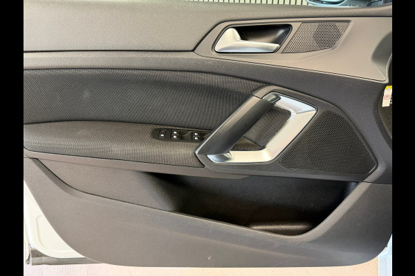 Peugeot 308 SW 1.2 PureTech Allure AUT. PANO TREKHAAK NAVI PARKEERSENSOREN VOOR EN ACHTER CRUISE CONTROL LANE ASSIST