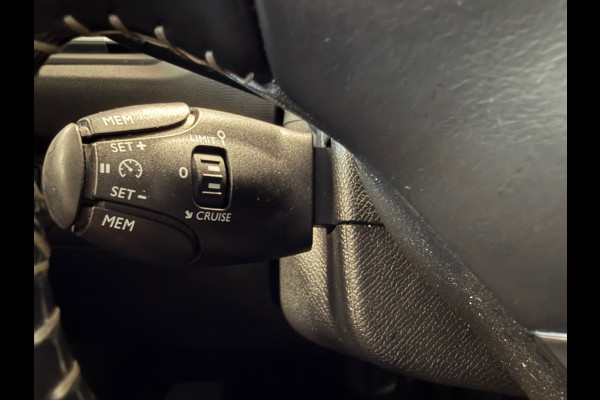 Peugeot 308 SW 1.2 PureTech Allure AUT. PANO TREKHAAK NAVI PARKEERSENSOREN VOOR EN ACHTER CRUISE CONTROL LANE ASSIST