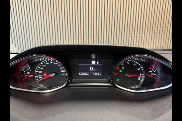 Peugeot 308 SW 1.2 PureTech Allure AUT. PANO TREKHAAK NAVI PARKEERSENSOREN VOOR EN ACHTER CRUISE CONTROL LANE ASSIST