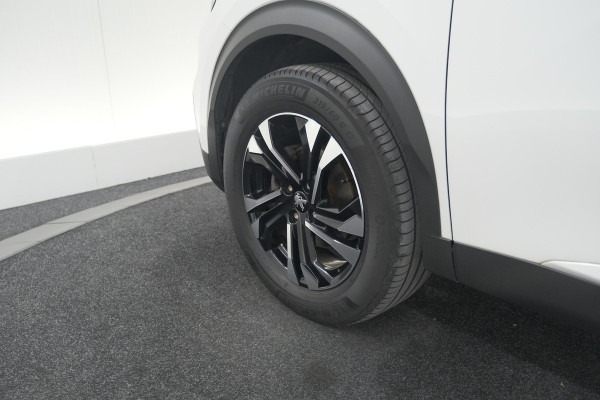 Peugeot 2008 PureTech 130 Allure | Camera | Adaptieve Cruise Control | Stoelverwarming