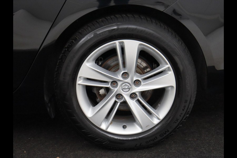 Opel Insignia 2.0 Turbo Elegance | Stoelverwarming | Carplay | Matrix LED | Navigatie | Stuurverwarming | Half leder | Parkeerhulp | Climate control | Cruise control