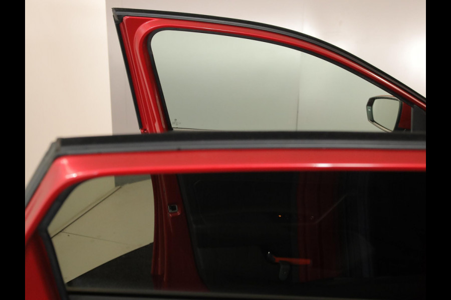 Volkswagen Polo 1.0 TSI R-Line Pano-dak| Navi| 17'LM-velgen| digital display