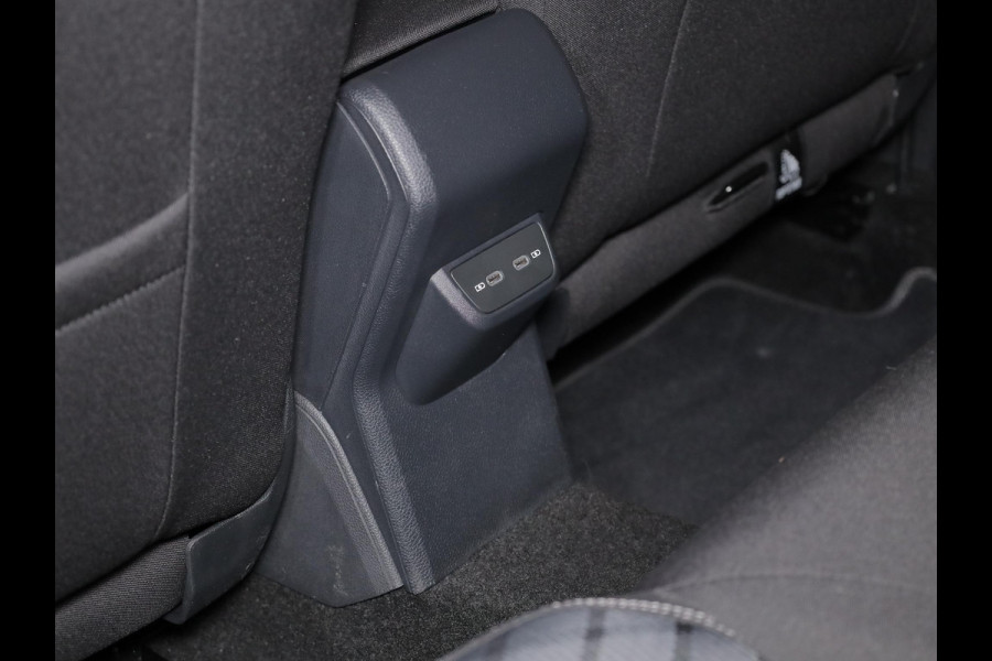 Volkswagen Polo 1.0 TSI R-Line Pano-dak| Navi| 17'LM-velgen| digital display