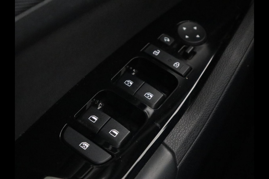 Kia Sportage 1.6 T-GDI Plug-in Hybrid AWD GT-PlusLine | Panoramadak | Stoelventilatie | 360 Camera | Adaptive cruise | Leder/Alcantara | Carplay | Memory | Digital Cockpit | Keyless | PHEV