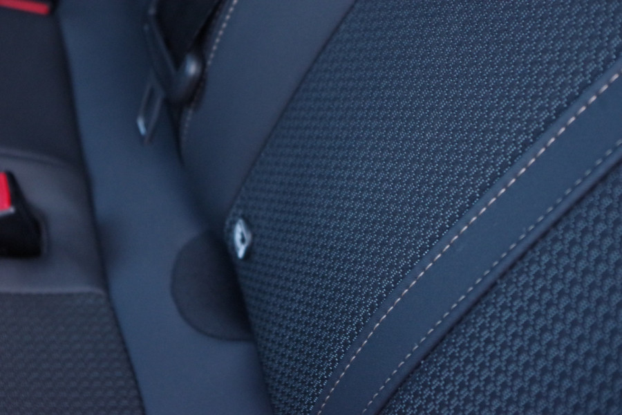 Peugeot 3008 1.2 PureTech 130 PK Automaat GT, LED, Camera, Carplay