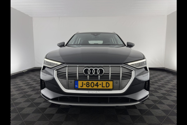 Audi e-tron 50 Quattro *ELECTRO-MOTOR AUDIBLE* Launch edition 71 kWh [ 3-Fase ] {SOH-100%} (INCL-BTW) Aut. *FULL-LED | DIGI-COCKPIT | NAVI-FULLMAP | HEATED-COMFORTSEATS | KEYLESS | AUDI-SOUND | SHIFT-PADDLES | ECC | PDC | CRUISE | 20''ALU*