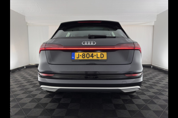 Audi e-tron 50 Quattro *ELECTRO-MOTOR AUDIBLE* Launch edition 71 kWh [ 3-Fase ] {SOH-100%} (INCL-BTW) Aut. *FULL-LED | DIGI-COCKPIT | NAVI-FULLMAP | HEATED-COMFORTSEATS | KEYLESS | AUDI-SOUND | SHIFT-PADDLES | ECC | PDC | CRUISE | 20''ALU*