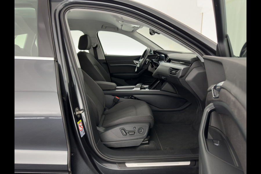 Audi e-tron 50 Quattro *ELECTRO-MOTOR AUDIBLE* Launch edition 71 kWh [ 3-Fase ] {SOH-100%} (INCL-BTW) Aut. *FULL-LED | DIGI-COCKPIT | NAVI-FULLMAP | HEATED-COMFORTSEATS | KEYLESS | AUDI-SOUND | SHIFT-PADDLES | ECC | PDC | CRUISE | 20''ALU*