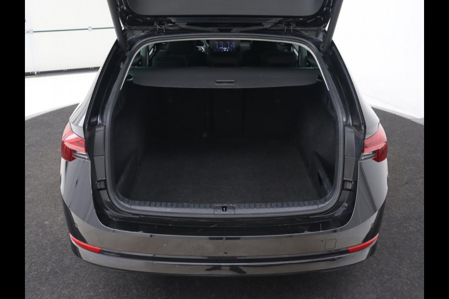 Škoda Octavia 1.0 TSI Business Edition | Carplay | Sfeerverlichting | Navigatie | Full LED | Parkeerhulp | Getint glas | Digital Cockpit