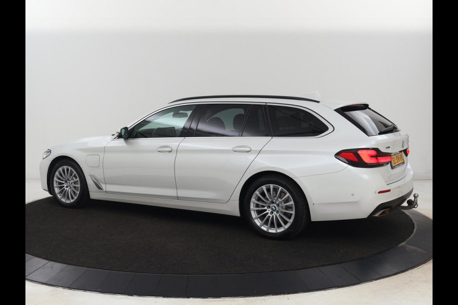 BMW 5 Serie 530e xDrive High Executive | Head-Up | Leder | Adaptive cruise | Stoelverwarming | 360 Camera | Harman/Kardon | Carplay | Live Cockpit | Laserlicht | Navigatie | Parkeerhulp | PHEV | Plug In