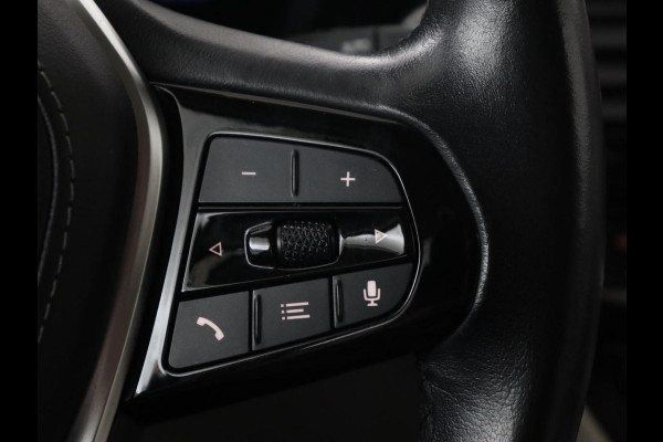 BMW 5 Serie 530e xDrive High Executive | Head-Up | Leder | Adaptive cruise | Stoelverwarming | 360 Camera | Harman/Kardon | Carplay | Live Cockpit | Laserlicht | Navigatie | Parkeerhulp | PHEV | Plug In