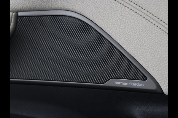 BMW 5 Serie 530e xDrive High Executive | Head-Up | Leder | Adaptive cruise | Stoelverwarming | 360 Camera | Harman/Kardon | Carplay | Live Cockpit | Laserlicht | Navigatie | Parkeerhulp | PHEV | Plug In