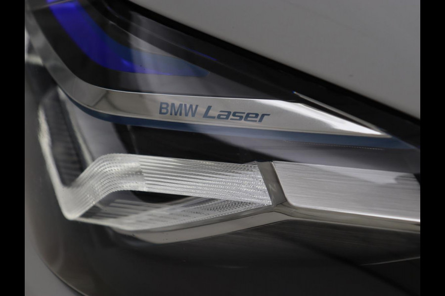 BMW 5 Serie 530e xDrive High Executive | Head-Up | Leder | Adaptive cruise | Stoelverwarming | 360 Camera | Harman/Kardon | Carplay | Live Cockpit | Laserlicht | Navigatie | Parkeerhulp | PHEV | Plug In