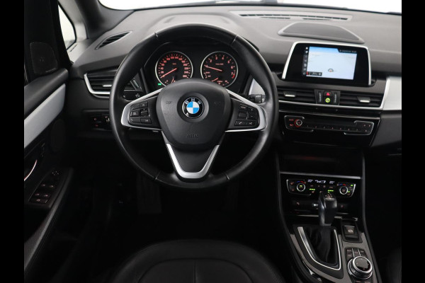 BMW 2 Serie Active Tourer 218i High Executive | Leder | Stoelverwarming | Harman/Kardon | Trekhaak | Navigatie | Full LED | Climate control | Parkeerhulp | Cruise control