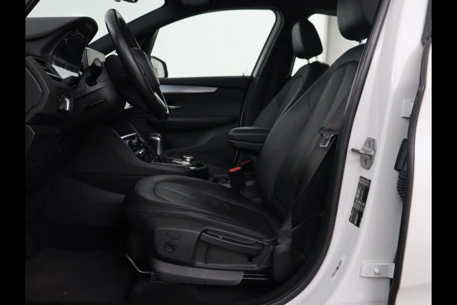 BMW 2 Serie Active Tourer 218i High Executive | Leder | Stoelverwarming | Harman/Kardon | Trekhaak | Navigatie | Full LED | Climate control | Parkeerhulp | Cruise control