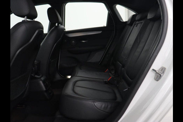 BMW 2 Serie Active Tourer 218i High Executive | Leder | Stoelverwarming | Harman/Kardon | Trekhaak | Navigatie | Full LED | Climate control | Parkeerhulp | Cruise control